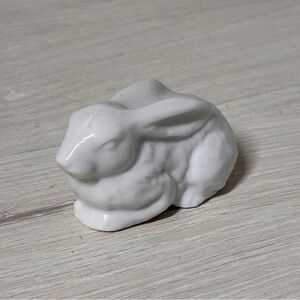 Vintage OMC Japan Porcelain Rabbit Ears Back Bunny Figurine White Cottage Decor